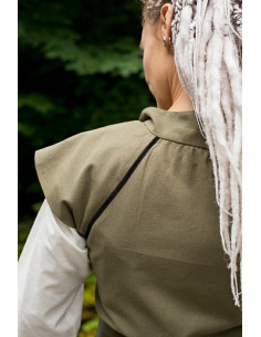 Medieval vest woman Tristan