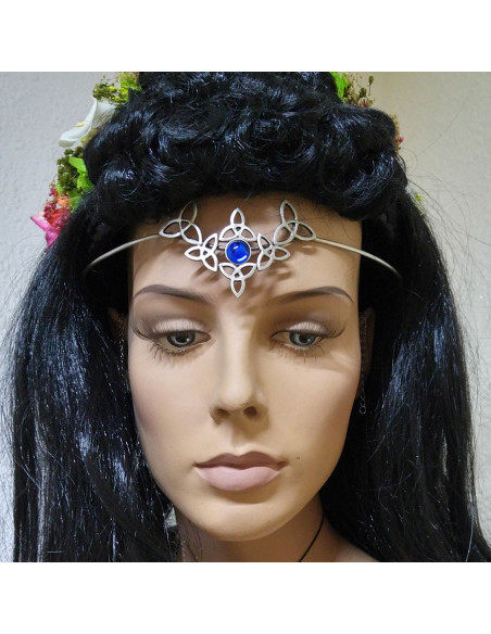 Tiara with crystal pearls