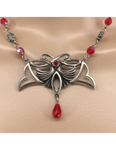 Pendant with crystal pearls