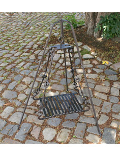 Grill for medieval Tripod