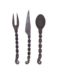 Medieval cutlery with cover
