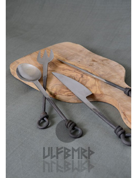 Medieval cutlery set