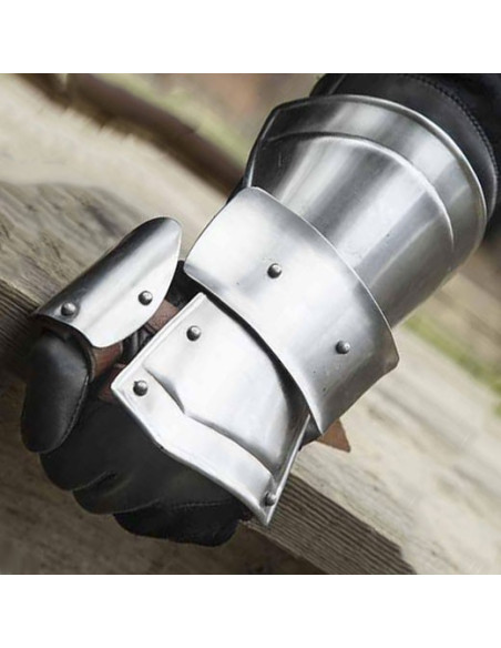 Medieval Scout Gauntlets