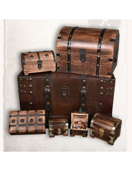 Medieval chest with colored stones (10x7 cms.) Medieval chest with colored stones (10x7 cms.)