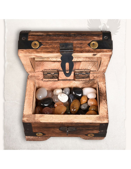 Medieval chest with colored stones (10x7 cms.) Medieval chest with colored stones (10x7 cms.)