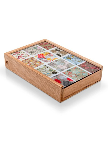 Medieval game box: cards, yo-yo, dominoes, pick-up sticks, marbles, jacks