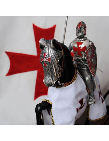 Templar Knight on Horse (33 cms.)