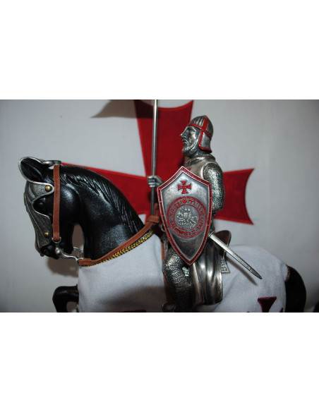 Templar Knight on Horse (33 cms.)