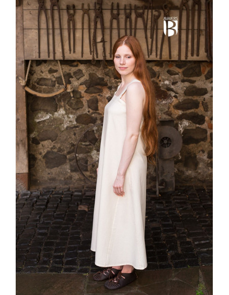 Metta medieval nightgown