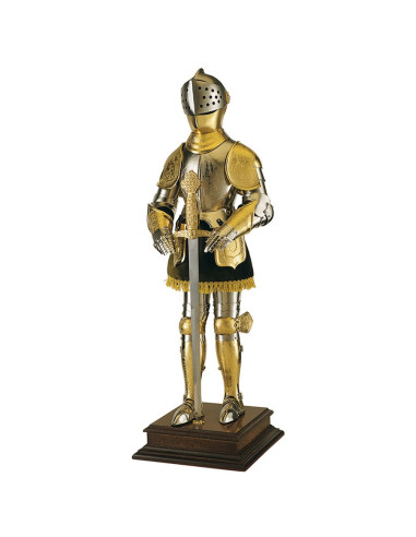 Marto engraved armor, 61 cms.