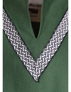 Ailrik green medieval tunic 2