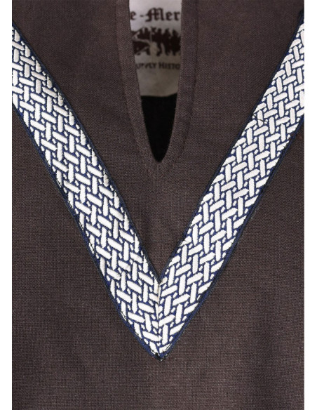 Ailrik brown medieval tunic