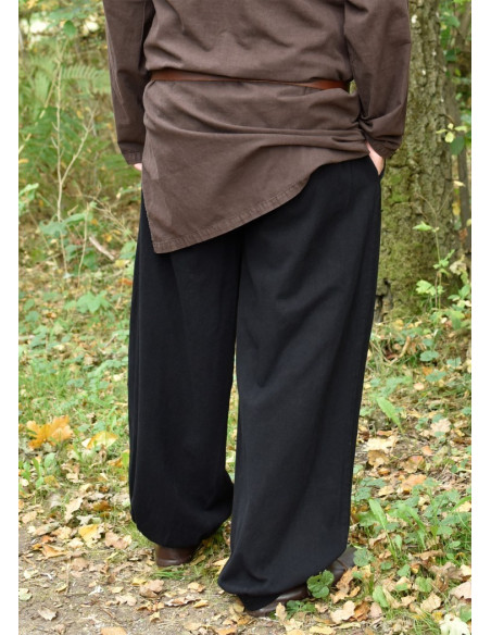 Wide medieval pants, Hermann