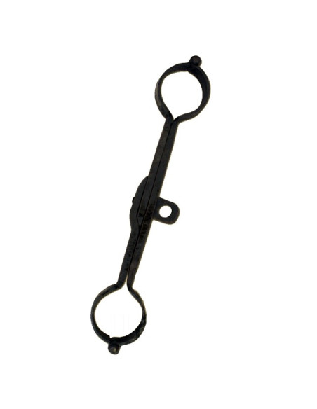 medieval torture handcuffs