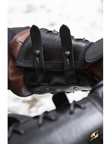 Leather gauntlet, left arm (1 ct.)