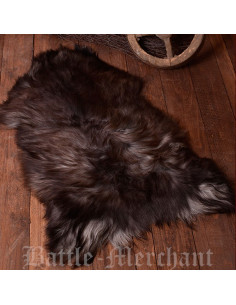 Natural mottled Nordic sheepskin, 110 cms.