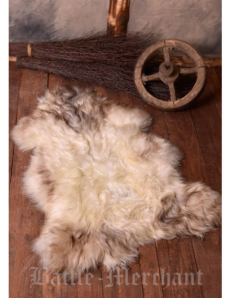 Light colored Nordic sheepskin, 110 cms. Light colored Nordic sheepskin, 110 cms.