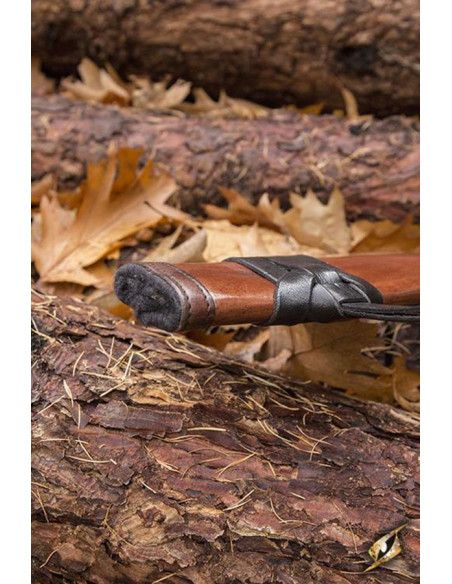 Medium leather scabbard, right hand