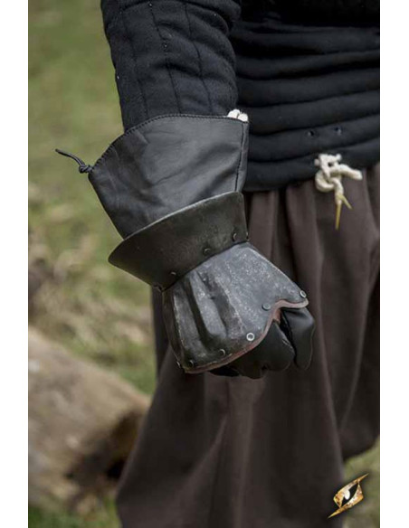 Simple medieval gauntlets, Dark...