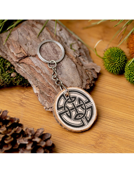 Celtic trisket key ring in natural wood