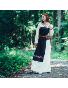 Black Viking apron model Bua