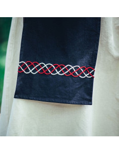 Black Viking apron model Bua 2