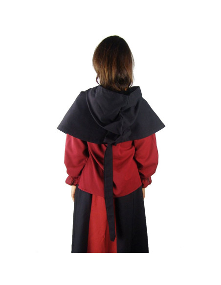 Gugel medieval model Neele Gugel medieval model Neele