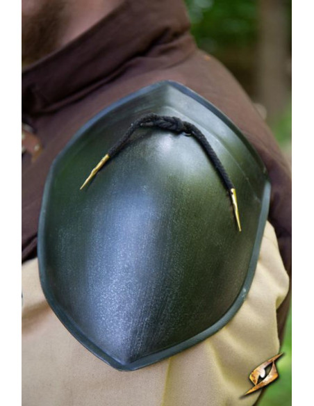Simple medieval Squire's shoulder...