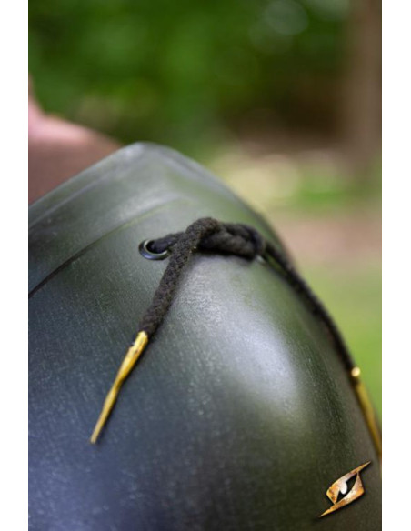 Simple medieval Squire's shoulder...