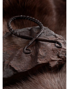 Large twisted iron troll cross pendant 2