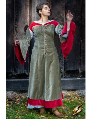 historically accurate medieval queen dress