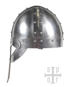 Functional Viking helmet with mask 2