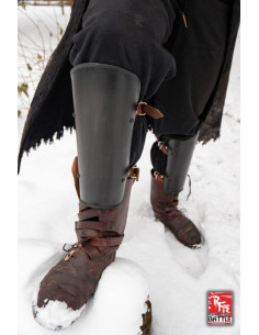 Simple medieval greaves in black, Epic Armory