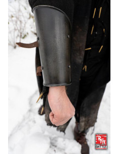 Simple medieval bracers in black, Epic Armory 2