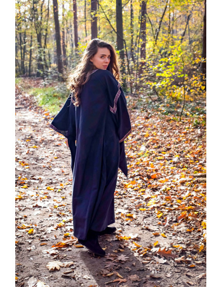 Medieval dress woman Ida