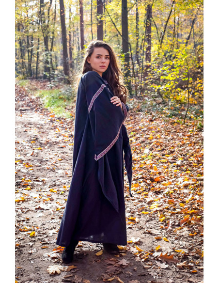 Medieval dress woman Ida