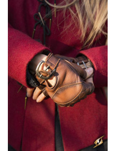 Celtic gloves in brown leather, buckle closure 2