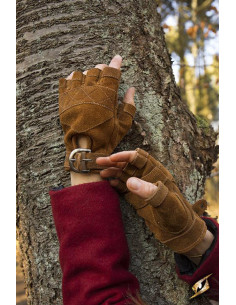 Brown suede Celtic gloves, buckle closure