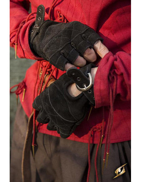 Celtic gloves in black suede, buckle...