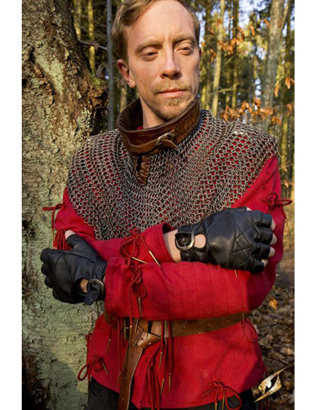 Celtic black leather gloves, buckle...