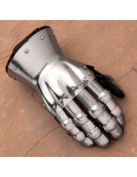 Articulated Gauntlets - Hourglass,...
