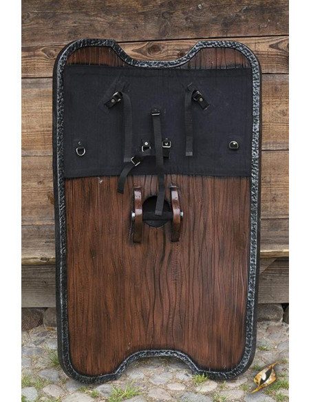 Titan Roman Shield in latex, 130x85 cm.