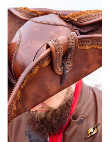 Brown pirate hat in synthetic leather Brown pirate hat in synthetic leather