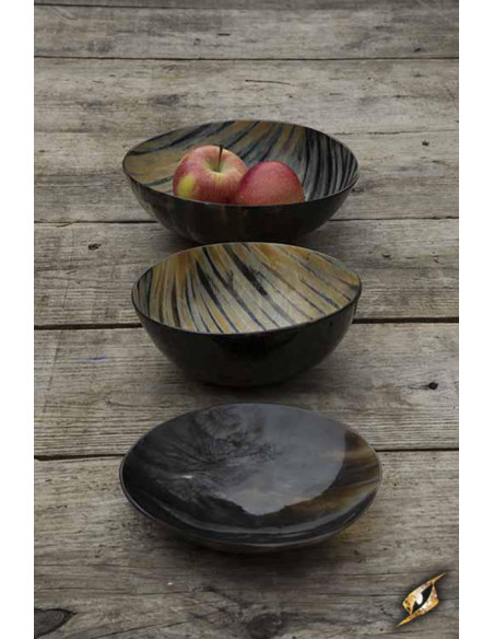 Set of 3 plates for the Innkeeper,...