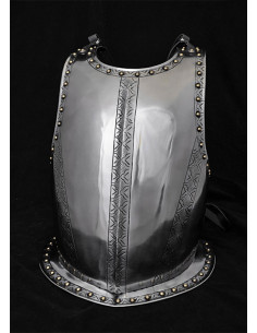 Medieval cuirass or harness in steel with engravings, 1.2...