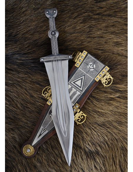 Vindonissa pugio inlaid with silver