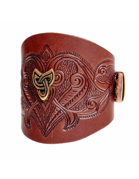 Celtic triqueta bracelet with reliefs...