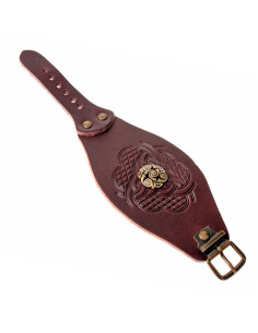 Celtic knots bracelet with reliefs in leather 2