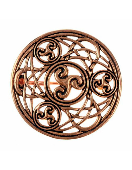 Celtic style brooch with filigree, 5 cm. Celtic style brooch with filigree, 5 cm.