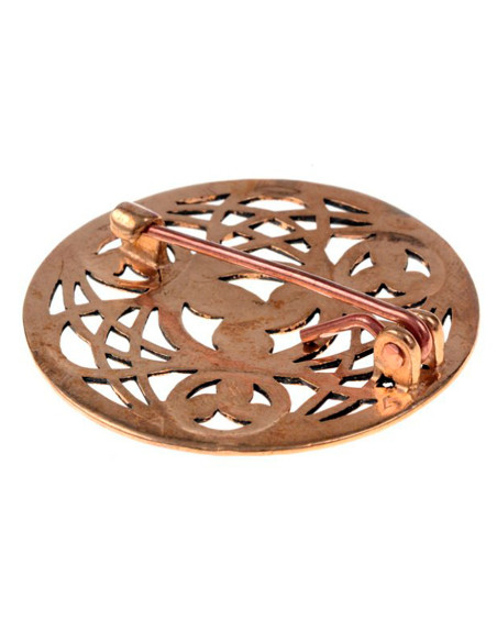 Celtic style brooch with filigree, 5 cm. Celtic style brooch with filigree, 5 cm.